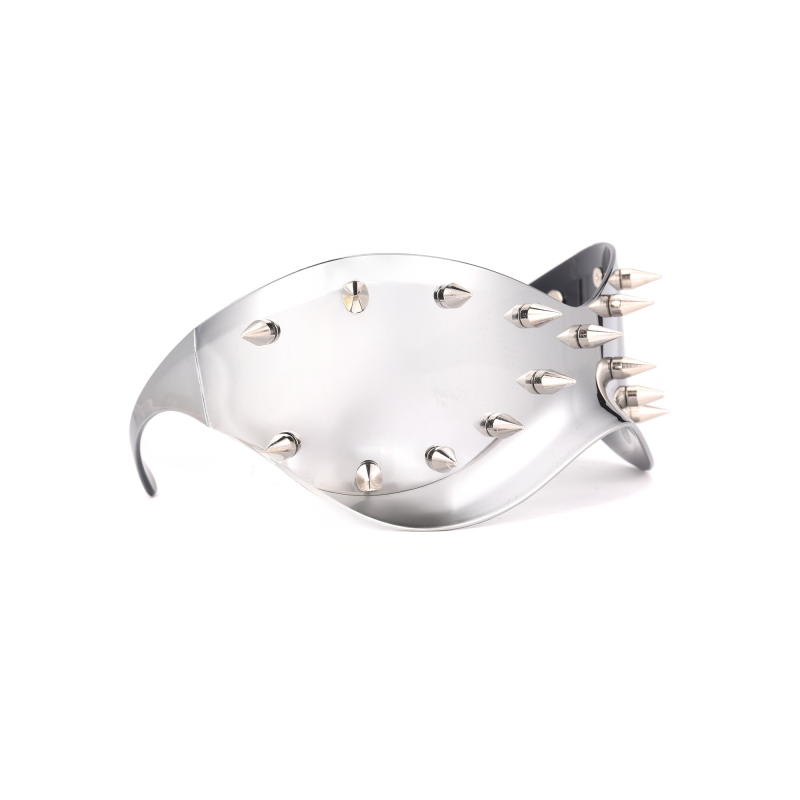 Metal face mask with spikes